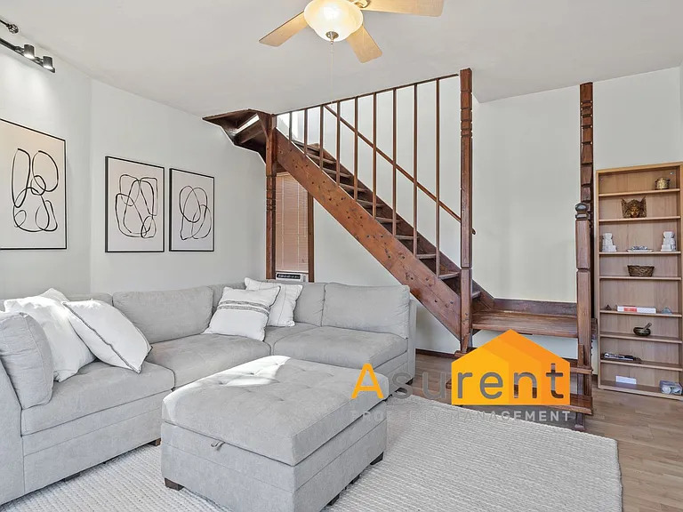350 Phelps St — Photo 12