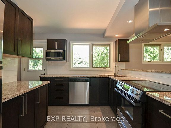 3rd image of 6 Solva Dr