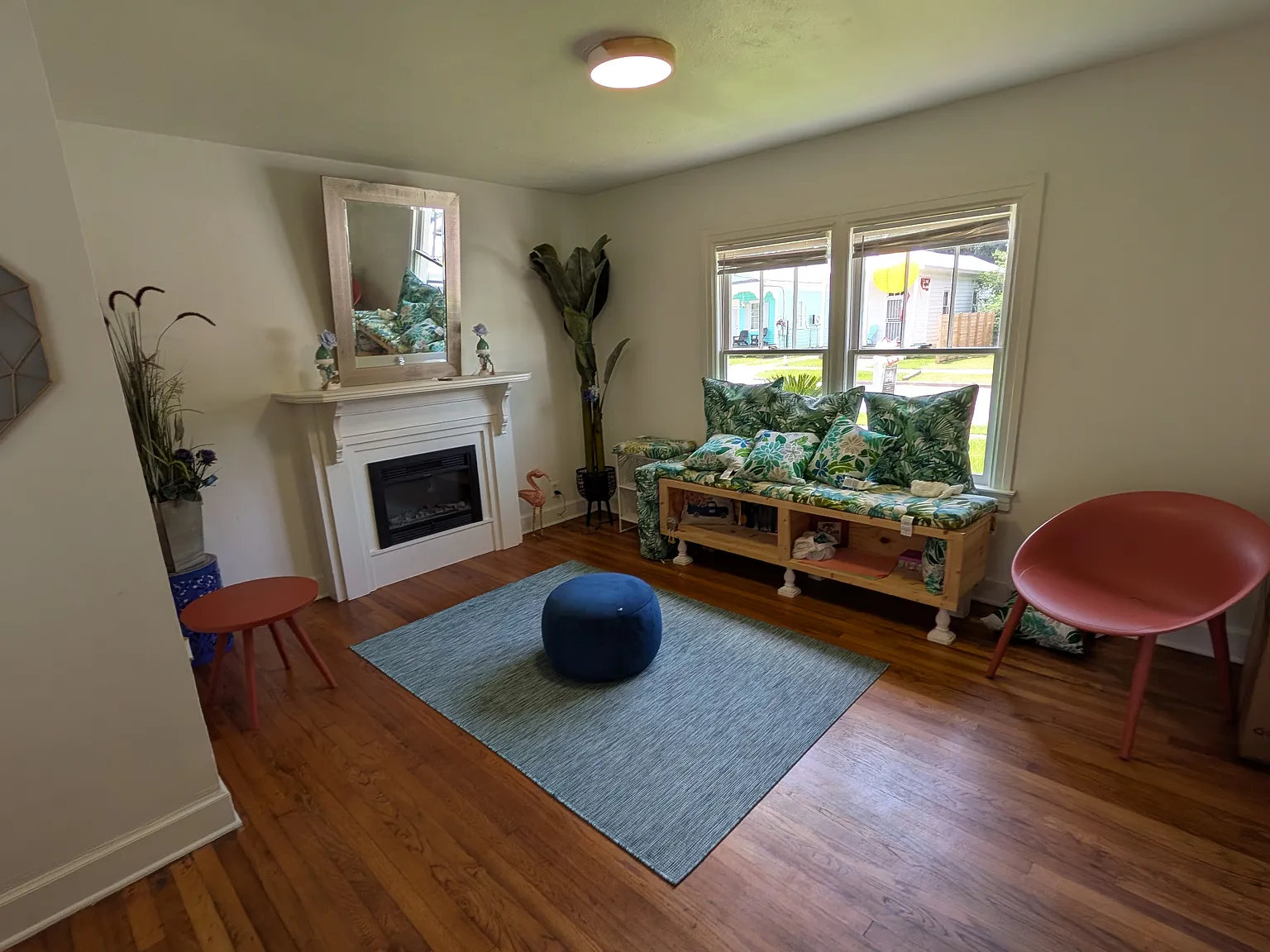 2 bed, 900 sqft, $2,300 — Photo 2