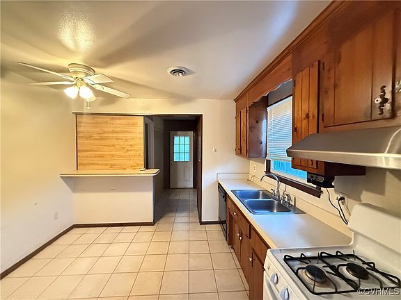4th image of 2801 Woodlawn Ave