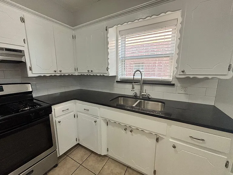 301 N University Dr #4 — Photo 18