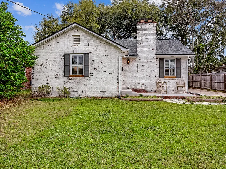 1812 E Avery St — Photo 5