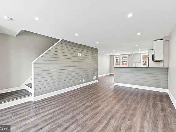 5th image of 205 W Washington Ave