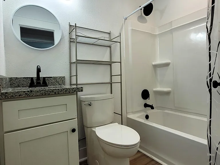 904 Colbert Ave — Photo 9