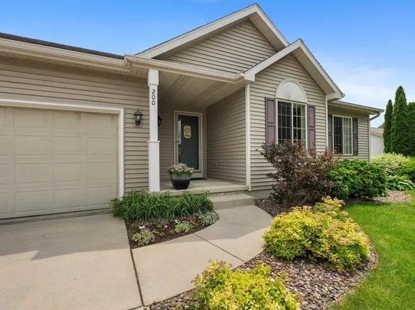 200 Weald Bridge Rd, Cottage Grove, WI 53527
