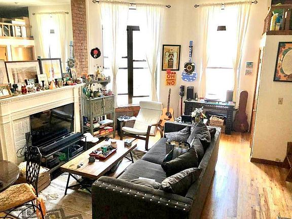 2nd image of 107 W 74th St