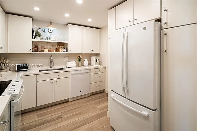 210 Sea View Dr #501 — Photo 9