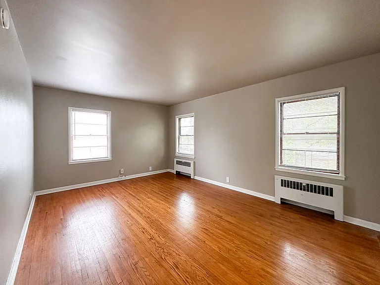 1218 S. Madison St — Photo 3