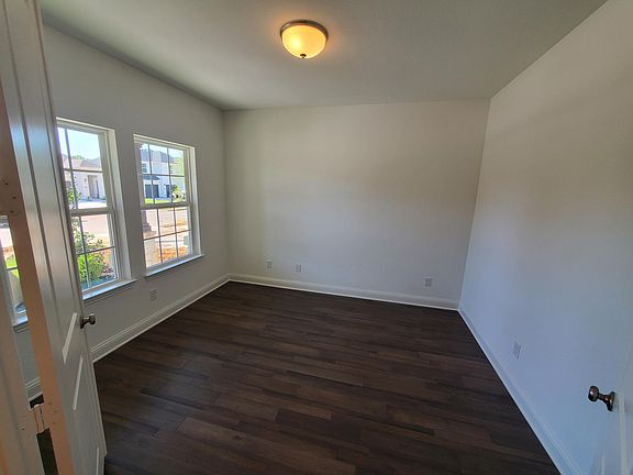 3rd image of 4421 Hammerstein Blvd