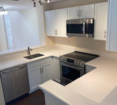 4th image of 4739 Chancellor Dr APT 20