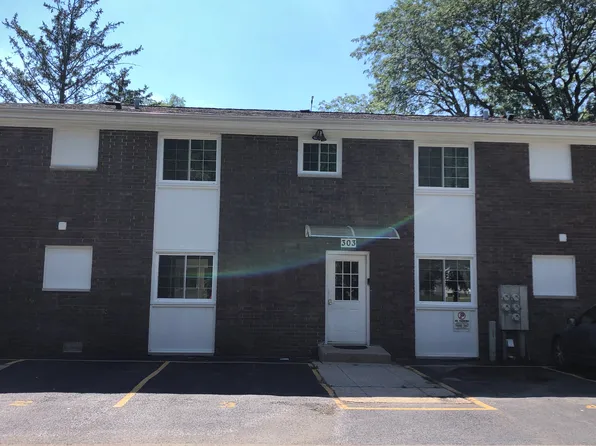 303 Wilshire Dr #2, Sandwich, IL 60548