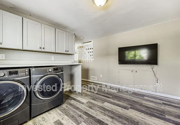 7650 S Steele St — Photo 7