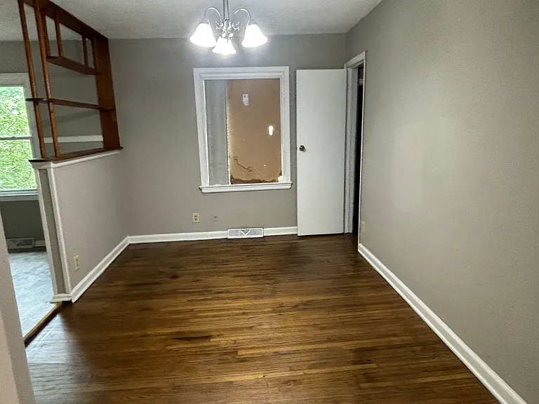 2052 S Market St — Photo 4
