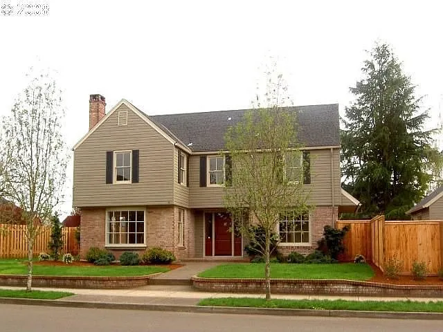 371 SE 13th Pl photo 1