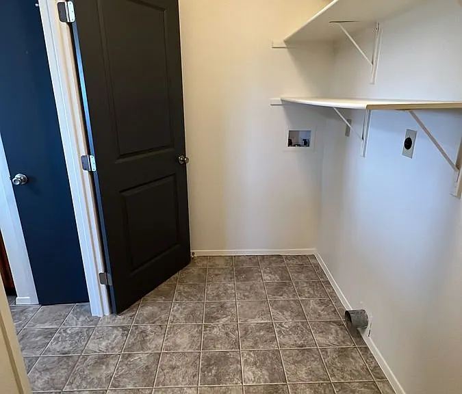 1281 Dakota Dr — Photo 4
