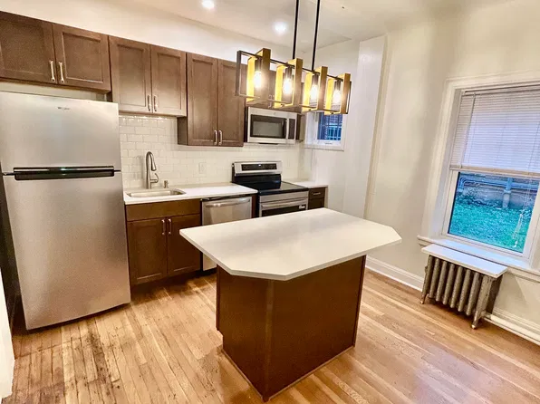 15119 Lake Ave APT 102, Lakewood, OH 44107