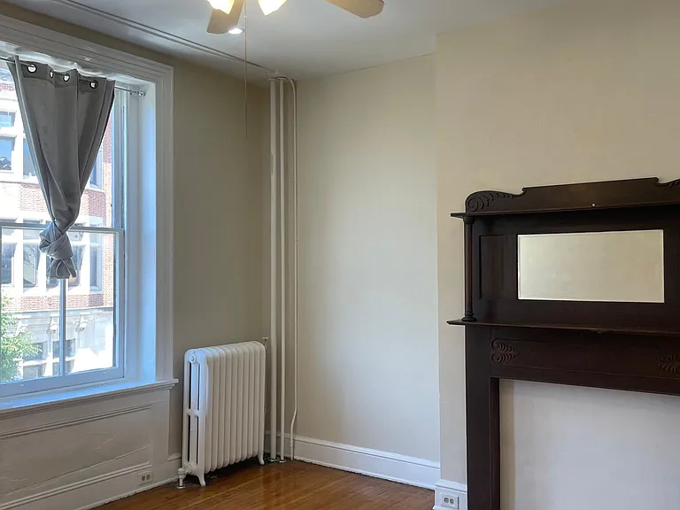 9 W Chase St — Photo 13