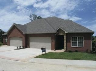 5005 Fabian Ln, Columbia, MO 65203