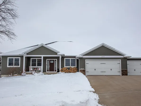 207 12th St NE, Waverly, IA 50677