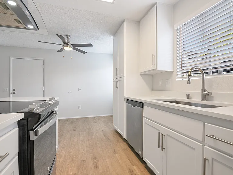 Waterleaf Apartment Homes — Photo 32