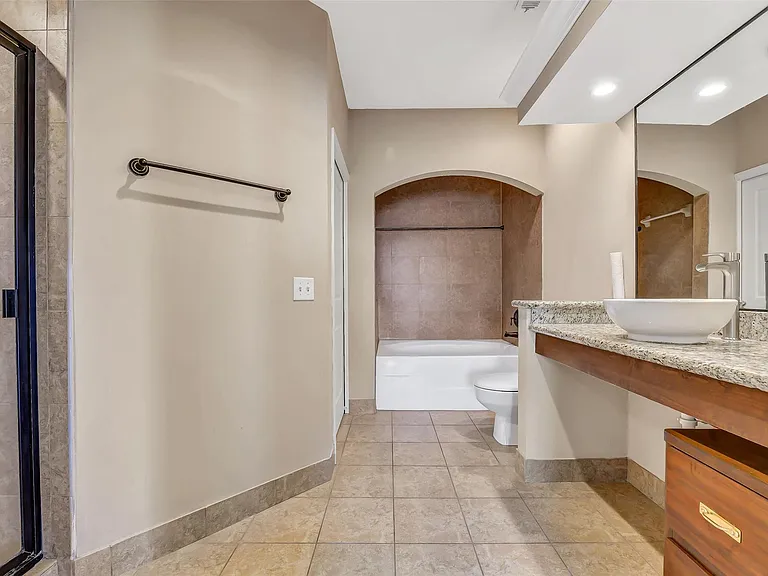 2203 Dorrington St #309 — Photo 23
