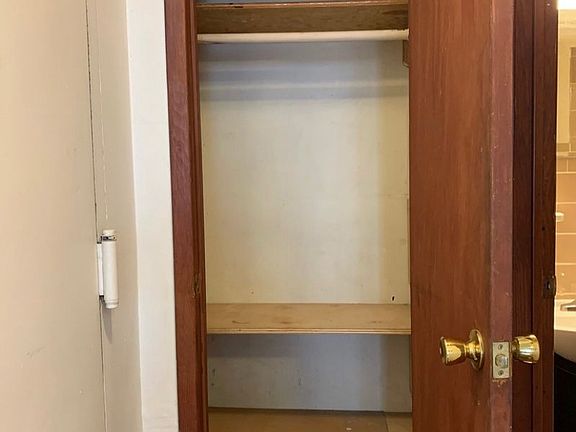 4th image of 216 Thompson St #4FF