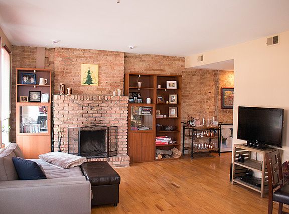 3rd image of 809 W Wellington Ave #2