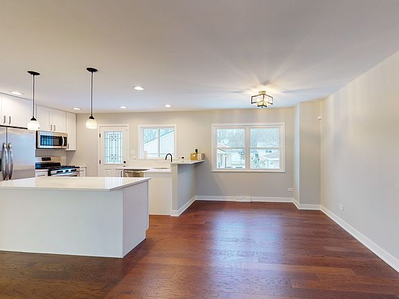 5th image of 113 N Chestnut Ln