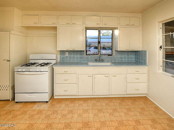 5th image of 2814-1 & 2 E Waverly St