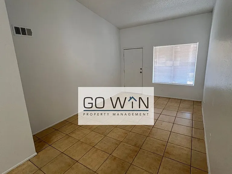 260 W 8th Ave #29 — Photo 3