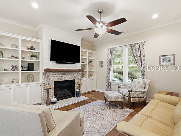 4th image of 43 Fiddler Dr
