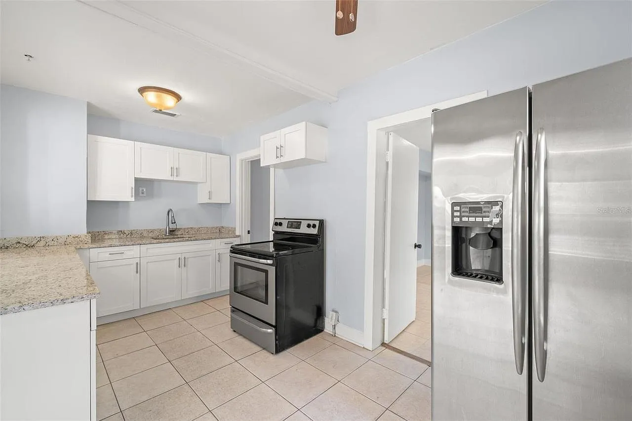 1 bed, 970 sqft, $1,395 — Photo 4