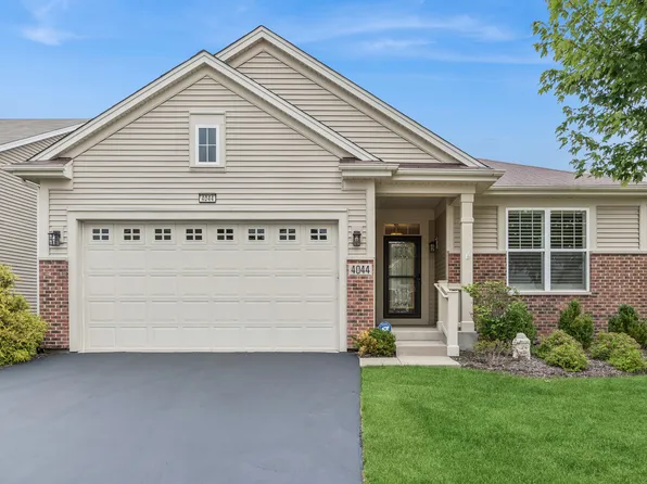 4044 Chesapeake Ln, Naperville, IL 60564