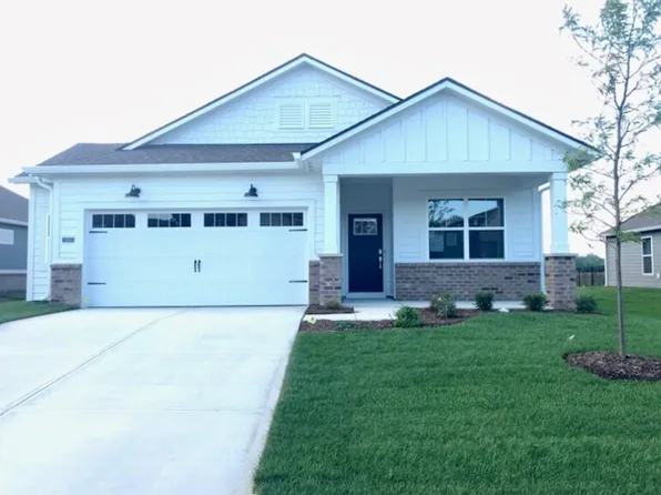 5412 Oak Knoll Dr, Whitestown, IN 46075