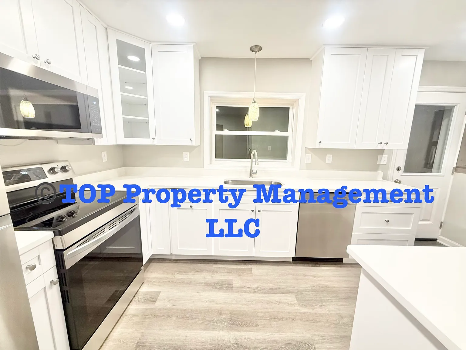 2 bed, 576 sqft, $1,700 — Photo 3