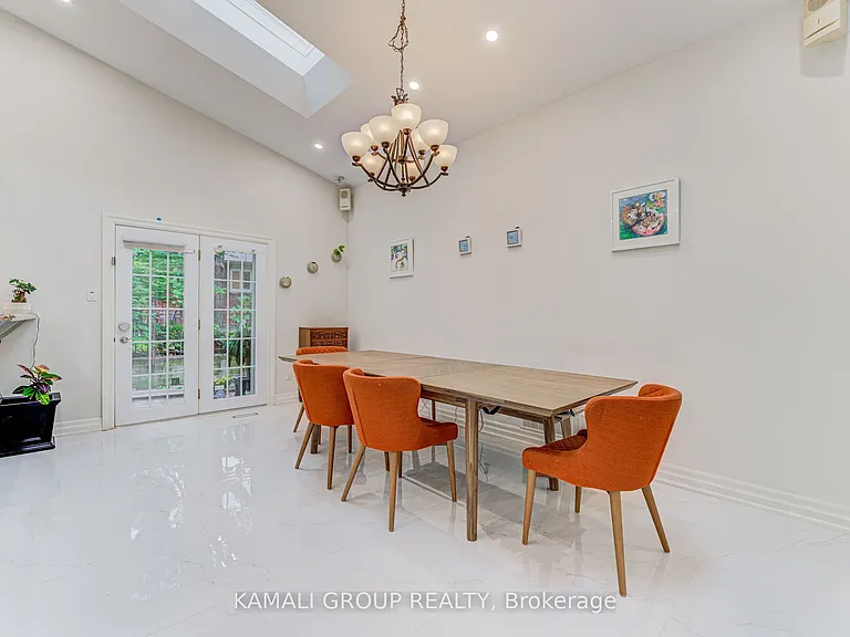 5 Caravan Dr — Photo 6