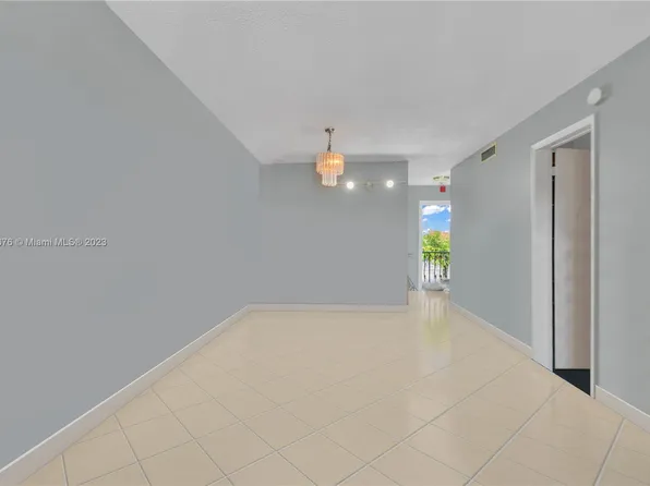 3001 SW 2nd St APT 208C, Miami, FL 33135
