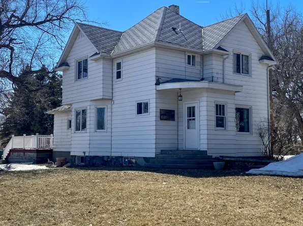 5094 85th Ave NE, Devils Lake, ND 58301
