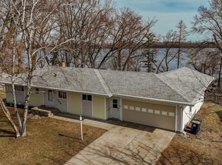 915 W 4th St, Morris, MN 56267