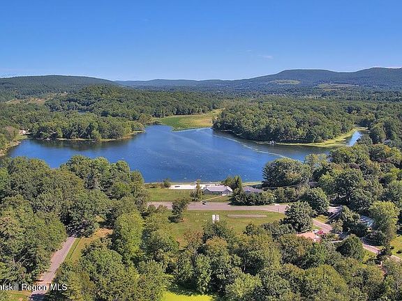 3rd image of 1129 Lakeview Road