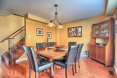 71 Gail Parks Cres — Photo 3
