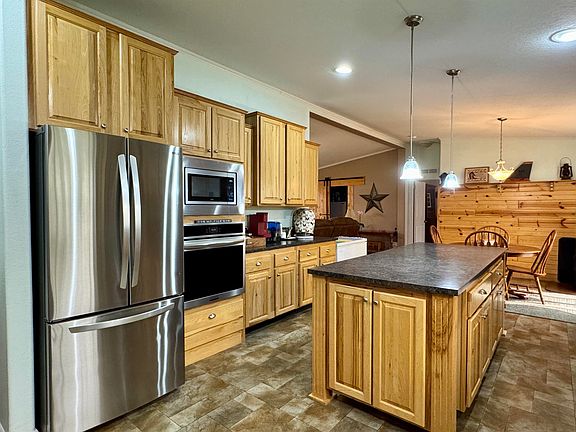 5th image of 405 Henry St