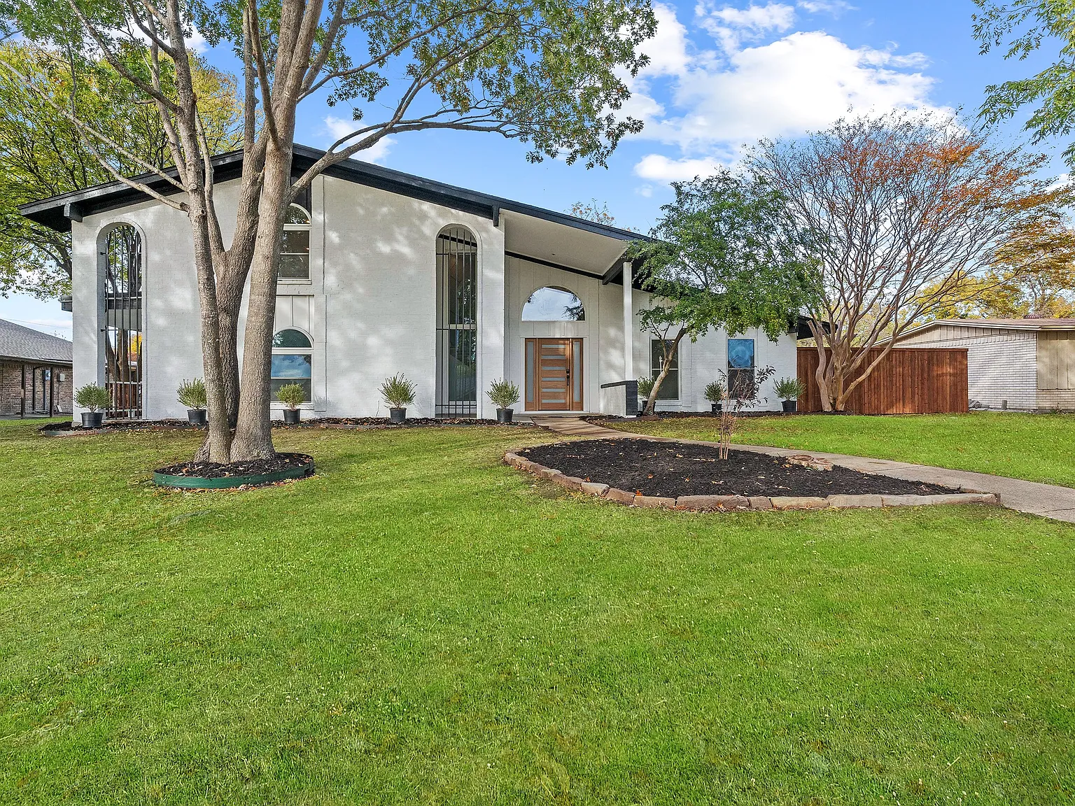 5 bed, 2538 sqft, $3,500 — Photo 1