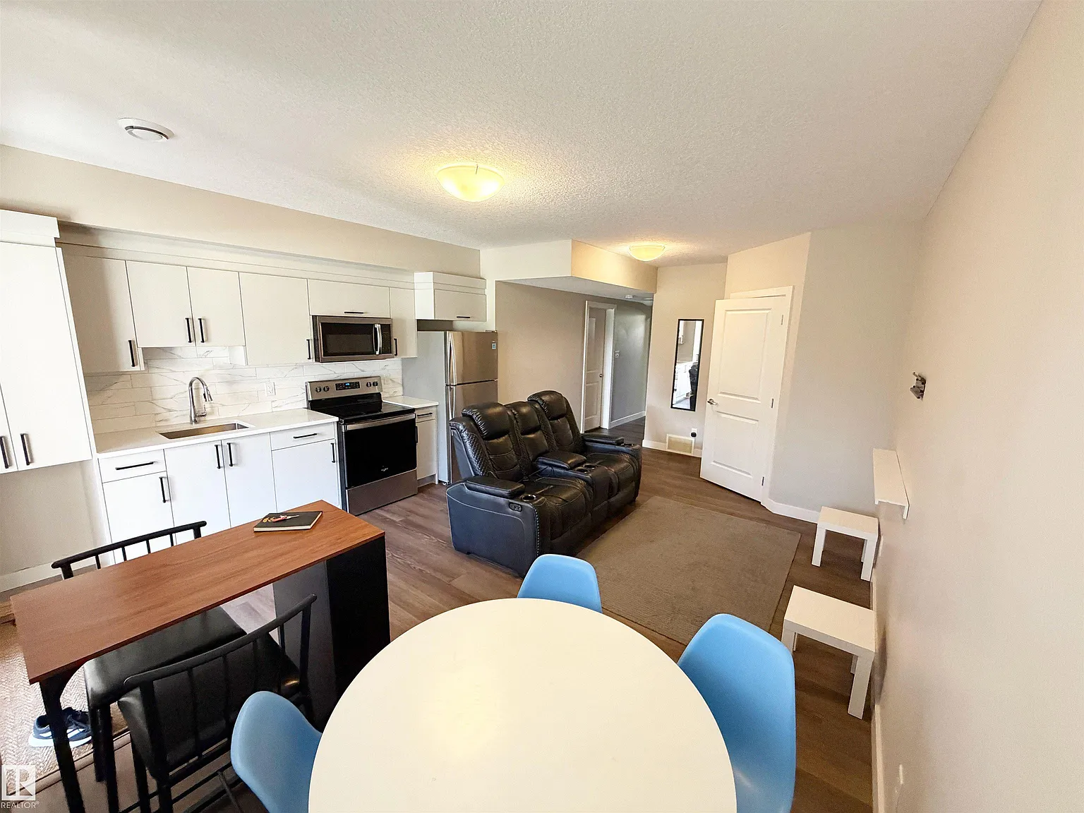 1 bed, 1.0 bath, 493 sqft, $1,000 — Photo 2