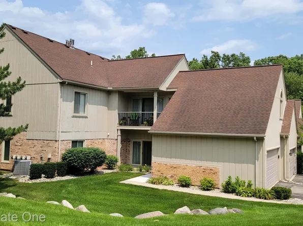 29406 Laurel Dr, Farmington, MI 48331