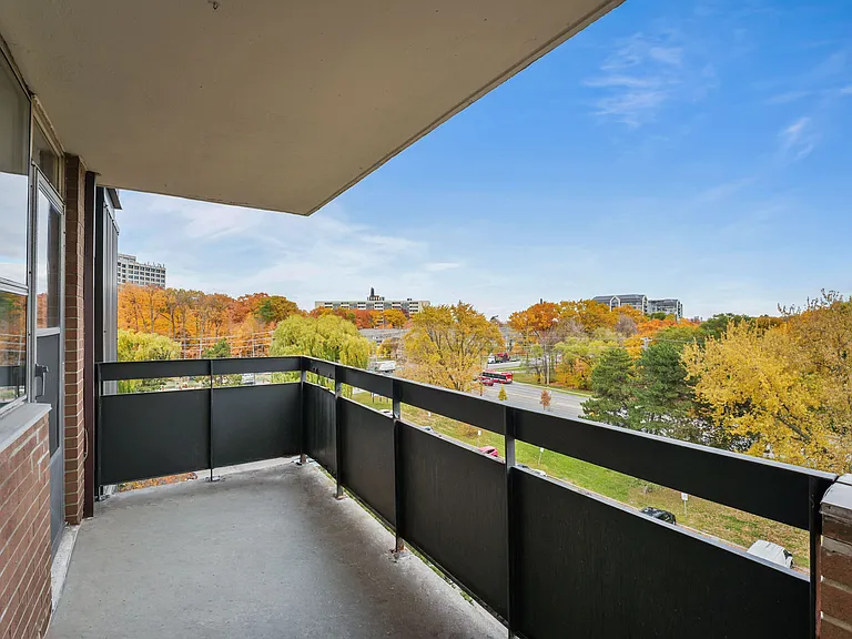 41 Warrender Ave #2 BD — Photo 12