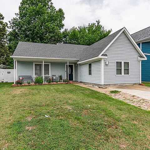 3 bed, 2.5 bath, 1325 sqft, $2,200 — Photo 1
