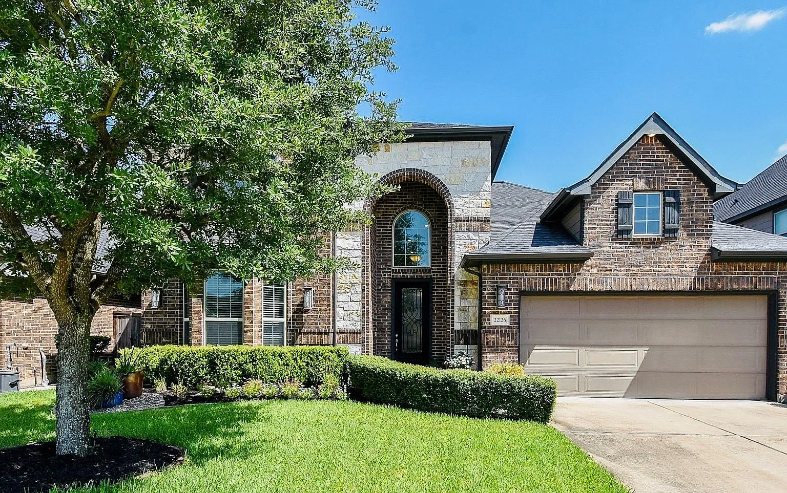4 bed, 3.5 bath, 3014 sqft, $3,600 — Photo 2