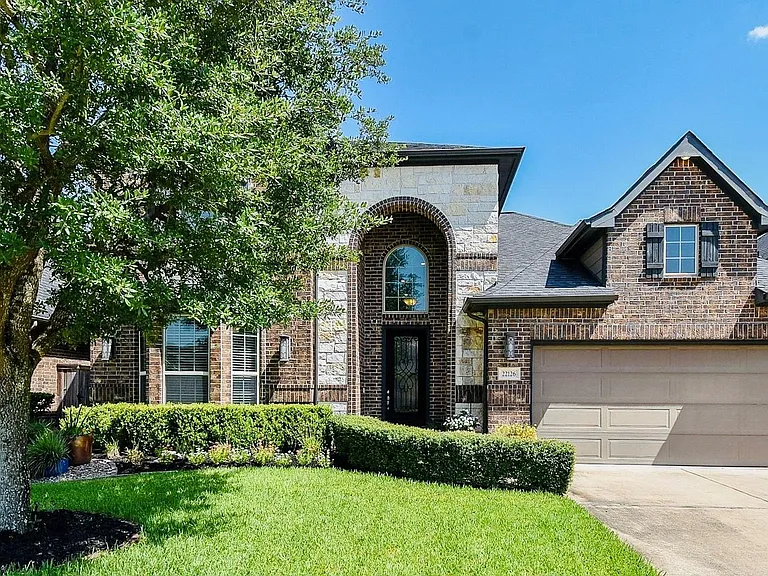 22126 Grand Mist Dr — Photo 2