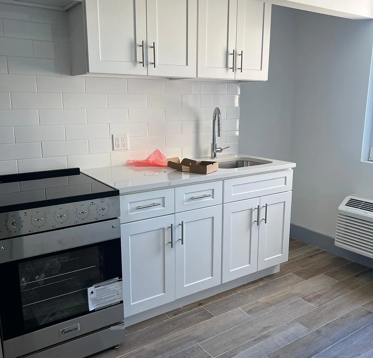 1 bed, 700 sqft, $2,762 — Photo 2